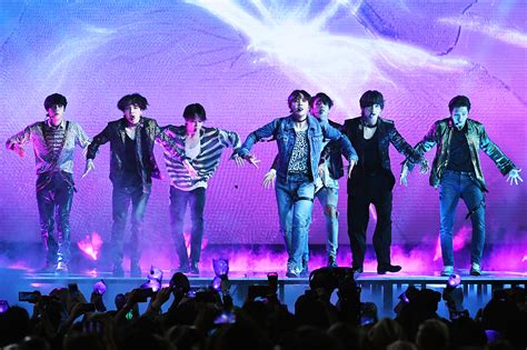 Bts Performs ‘fake Love At Billboard Music Awards 2018