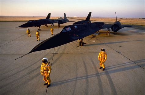 Lockheed Sr 71 Blackbird —