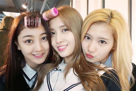 Pin By Jihyos On Kpop Girls Kpop Girl Groups Twice Momo