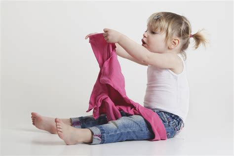 Comment apprendre à un enfant à s habiller