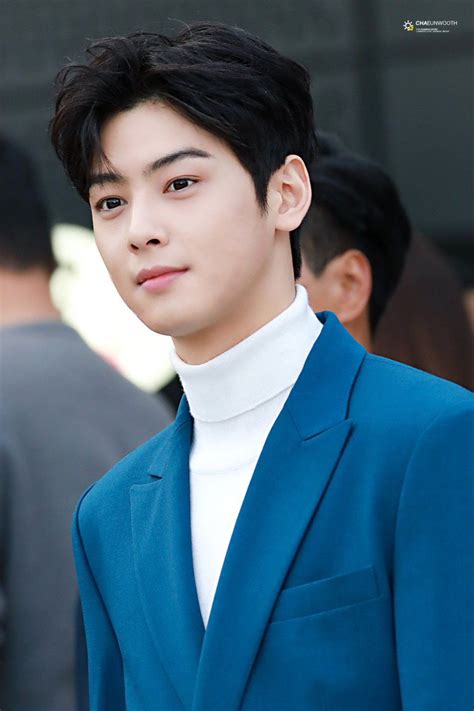 He has such a charming smile too! "His face is even smaller than Cha Eun Woo's face," ASTRO ...