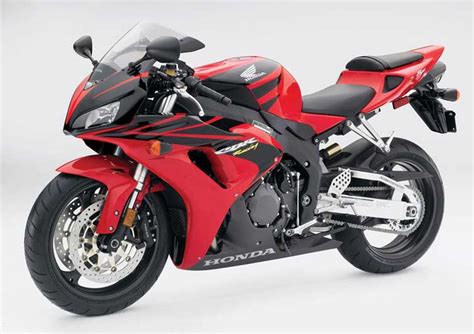 The seventh generation fireblade was a radical departure from previous models. CBR1000RR（SC57後期）の系譜
