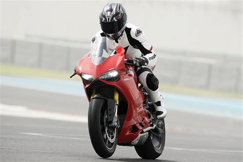 The 1199 panigale does not use ducati's traditional trellis tubular frame, instead deploying a monocoque chassis as on the factory's motogp bike. Review: Ducati 1199 Panigale | WIRED