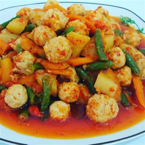 Daging sapi bawang merah bawang putih tomat cabe rawit garam. New The 10 Best Food Ideas Today (with Pictures) - Bola2 Daging Tumis Pedas Terbuat dari ...