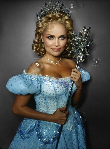 Kristin Chenoweth As Glinda In Wicked Friends With Alice In 2019 Wicked Costumes Glinda The