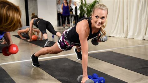Carrie Underwood Launches Fit52 Fitness App Iheartradio