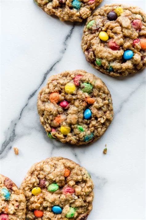 With a touch of cinnamon, they're one of the best tasting low carb keto cookies recipe! Soft and chewy oatmeal M&M cookies | Easy cookie recipes ...