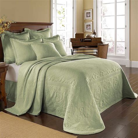 Historic Charleston Collection Matelassé Queen Bedspread In Sage Bed