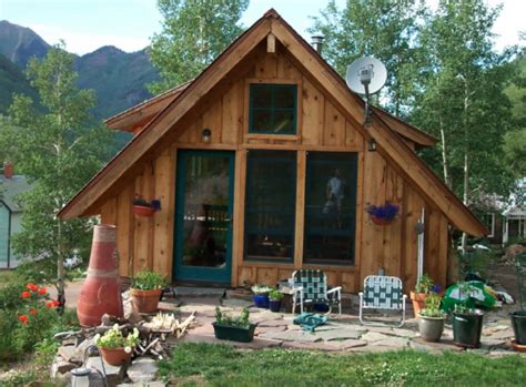 Tiny Mountain Cabin With Images Mountain Cabin Mountain House