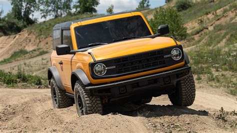 2022 Ford Bronco 2 Door Review The Jeep Wrangler Cnet Images And