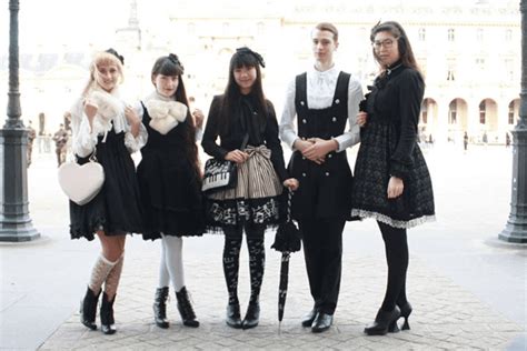 Ultimate Guide On How To Be A Gothic Lolita