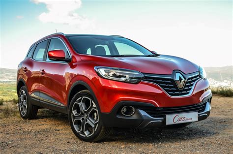 Its body extends to 4485 mm and has a width of 1855 mm. Comparative Review: Hyundai Tucson vs Kia Sportage vs ...