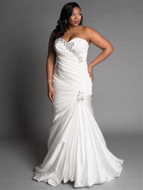 From grand ball gowns to sultry slip dresses, these gowns are for every size, shape and style. 5 Styles of Plus Size Wedding Dresses That Offers You A ...