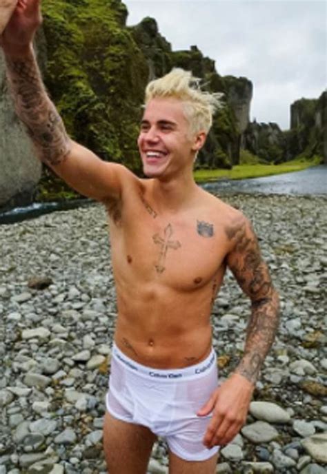 Justin Biebers Dad Has Weighed In On His Sons Naked Pictures Daily Star