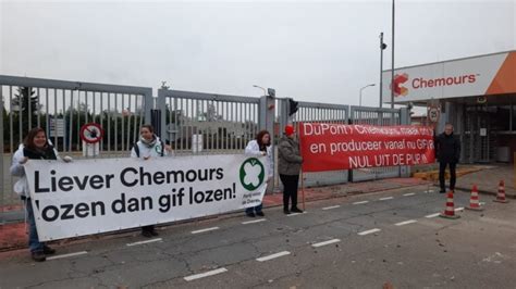 Sp En Pvdd Steunen Protest Inwoners Bij Chemiebedrijf Chemours Sliedrecht24