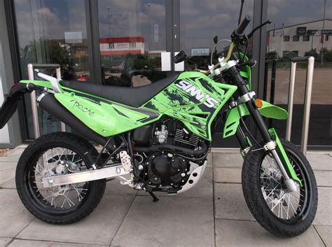 Sinnis Apache 125 Motorcycle Motorbike Learner Legal