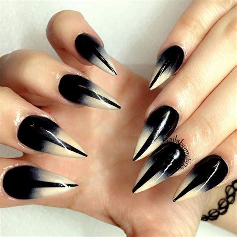 51+ Beautiful Black Ombre Nail Art Design Pictures This trending style gives you the best bang for your buck with nail polish.