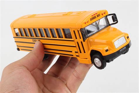 Die Cast Yellow School Bus 7 Inch Classic School Bus Toy With Pullbac