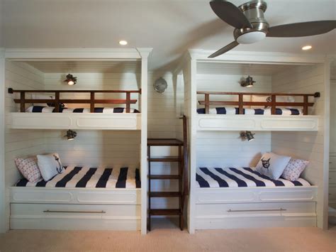 Bunk beds in small bedroom. Photos | HGTV