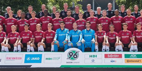 Find hannover 96 results and fixtures , hannover 96 team stats: Das ist das Mannschaftsfoto von Hannover 96 für die Saison 2016 2017