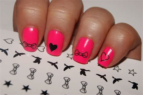I'm back with another vacation preparation vlog! Easy Peasy Nail Tattoos | The Sunday Girl