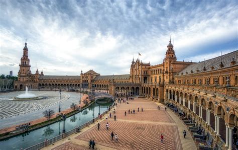 Los 20 Lugares Imprescindibles Para Visitar En Sevilla