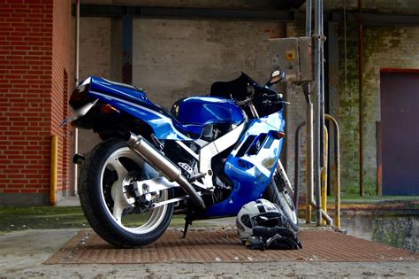 Bekijk meer ideeën over motorfietsen, motor, motorfiets. Suzuki GSXR 400 GK73A - Billeder af mc-er - Uploaded af ...