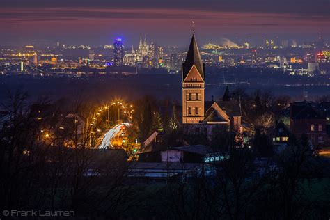 Get the latest bayer leverkusen news, scores, stats, standings, rumors, and more from espn. Leverkusen Neuboddenberg mit Kölner Skyline Foto & Bild | architektur, architektur bei nacht ...