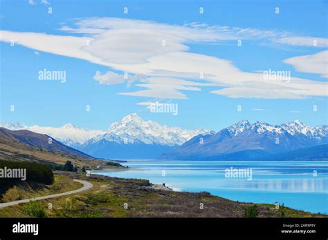Mount Cook And Pukaki Lake New Zealand Stock Photo Alamy