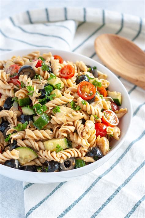 Learn how to make pasta with chicken and artichokes. Olive and Artichoke Pasta Salad Recipe | Well Vegan