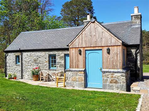 Boasting some of the most unspoilt countryside and coastline in the uk, it is easy to see why booking holiday cottages in the south west is so popular. Self Catering Holiday Accommodation on West Coast of Scotland.
