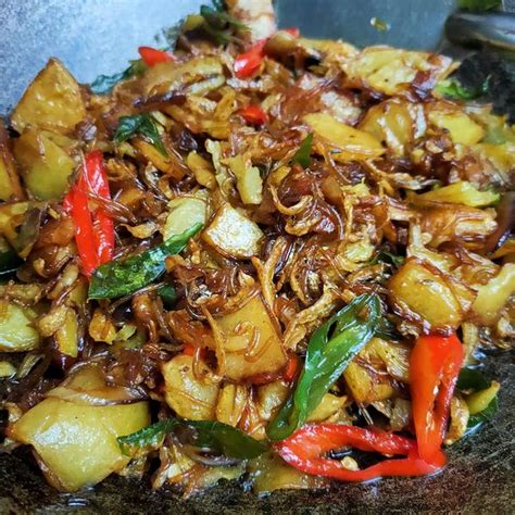 Keunikan dari nasi goreng aceh ini terletak pada penggunaan kemiri yang tidak digunakan untuk nasi goreng lainnya. Cara untuk membuat Masakan Ikan Bilis Tumis Kentang ...