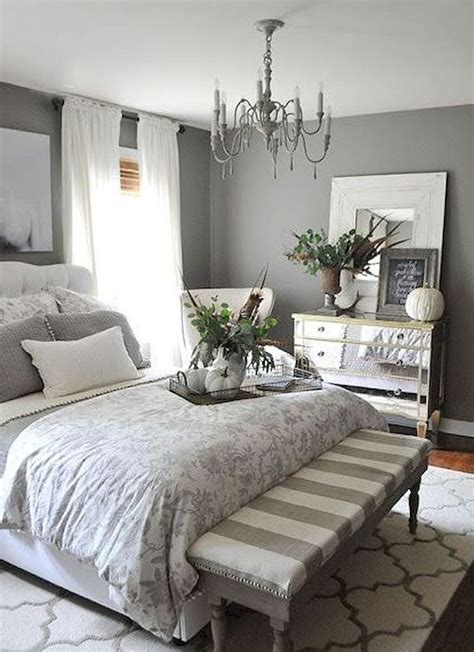 I tend to spend a lot of time in my bedroom since it's the only space i can pretty much call my own in the whole house (my husband is fine with that. 35 Farmhouse Master Bedroom Decorating Ideas | Small ...
