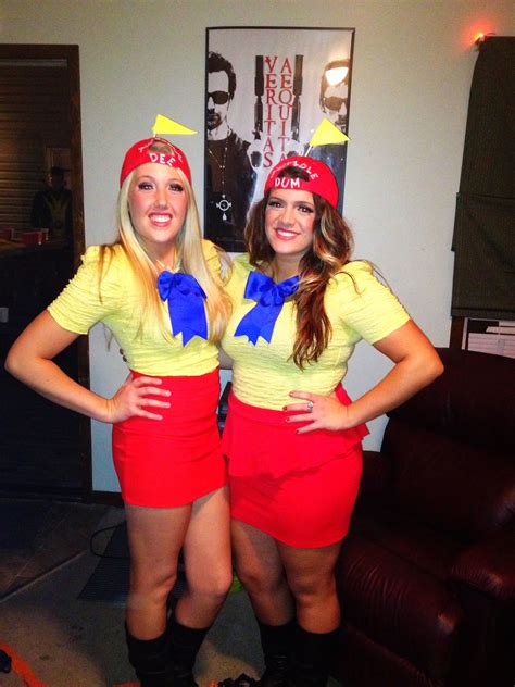 Tweedle Dee And Tweedle Dum Partner Halloween Costumes Duo Costumes Costume Ideas Halloween
