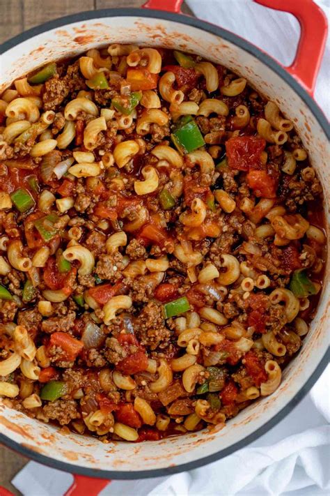 Ground beef is so versatile. Classic Goulash made in ONE POT with ground beef, bell ...