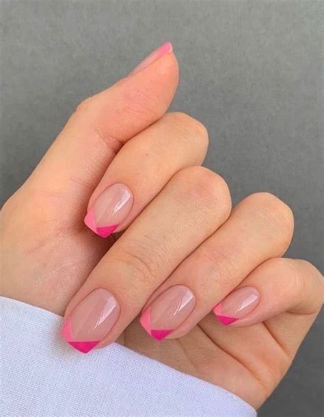 20 Cute Short Nail Designs For 2021 Honestlybecca In 2021 French Tip Acrylic Nails French