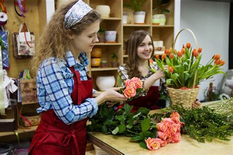 What Are Florist Designed Bouquets Have A Florist Deliver Near You
