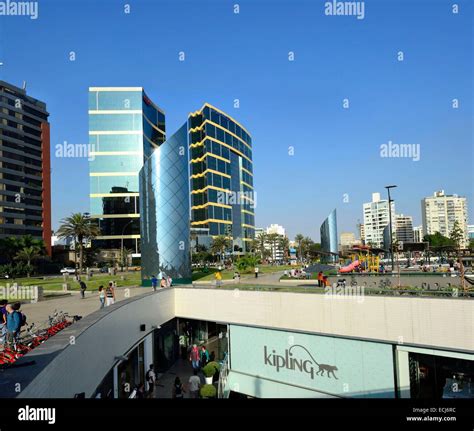 Larcomar Shopping Centre Miraflores Lima Fotografías E Imágenes De Alta