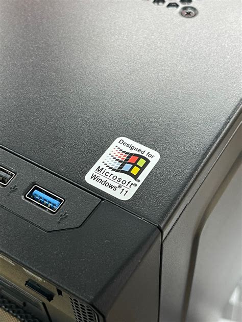 Windows 11 Case Badge Sticker White Geekenspiel