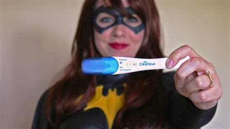 reddit couple shares their batman themed pregnancy announcement pics