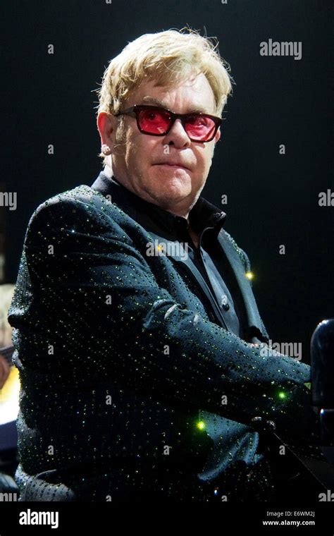Elton John Uk Concert Hi Res Stock Photography And Images Alamy