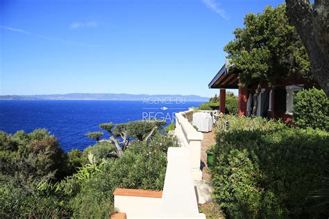 Une troisième existait bien à l'est : maison a vendre sur l'ile du levant , propriété vue mer ...