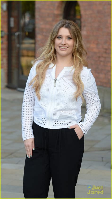 Full Sized Photo Of Ella Henderson Manchester Glow Acoustic 06 Ella