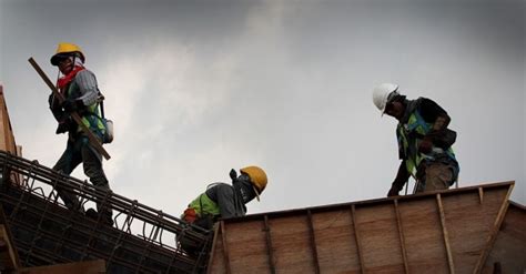 </b> seterusnya ialah faktor peralatan yang digunakan mungkin sudah terlalu lama yang boleh menyebabkan kecelakaan berlaku. Kemalangan tapak pembinaan: Kerajaan UMNO patut contohi ...