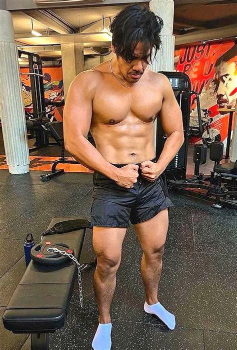 Mrvvip On Twitter Chicco Jerikho Shirtless And Flexing Selebwatch