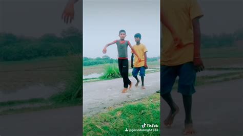 दो छोटे बच्चों ने Dance Kiya Kakari Bhail Ba Kamariya Lapak Ke