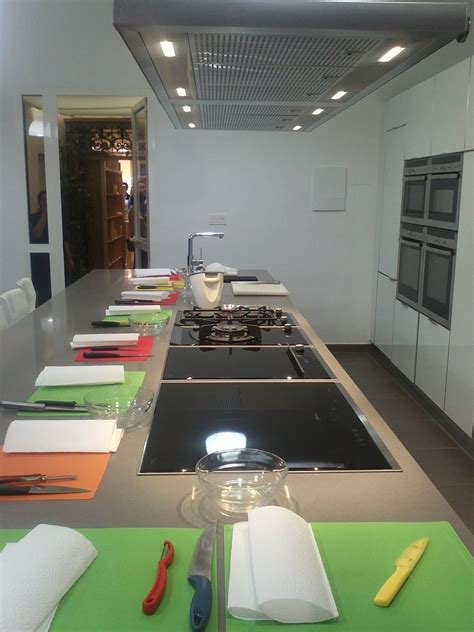 Descubre los mejores cursos de cocina de valencia con groupon. El aula de la escuela de cocina Eneldo, en Valencia ...