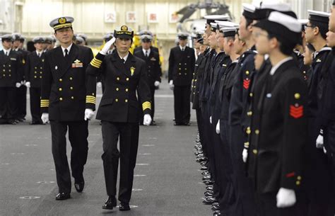 La Marina Japonesa Nombra A Su Primera Comandante De Escuadrón