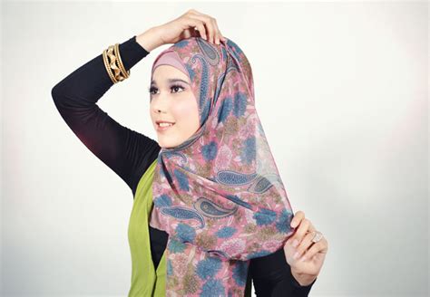 Cara Memakai Jilbab Pashmina Chiffon Bunga Cara Memakai Hijab
