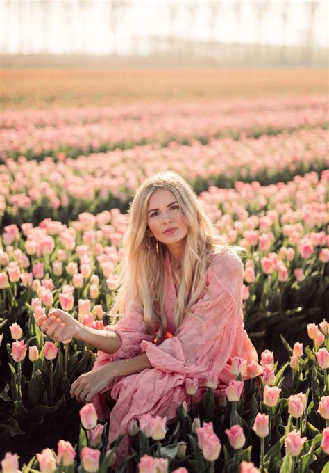 A Day At The Flower Fields Barefoot Blonde By Amber Fillerup Clark
